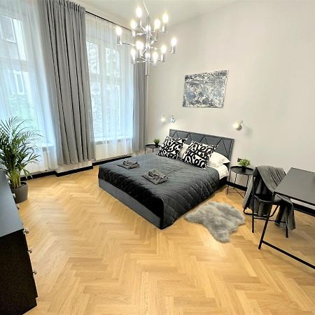 Luxury 100M2 Loft Design-Apartment At Wawel + Netflix Krakow Luaran gambar