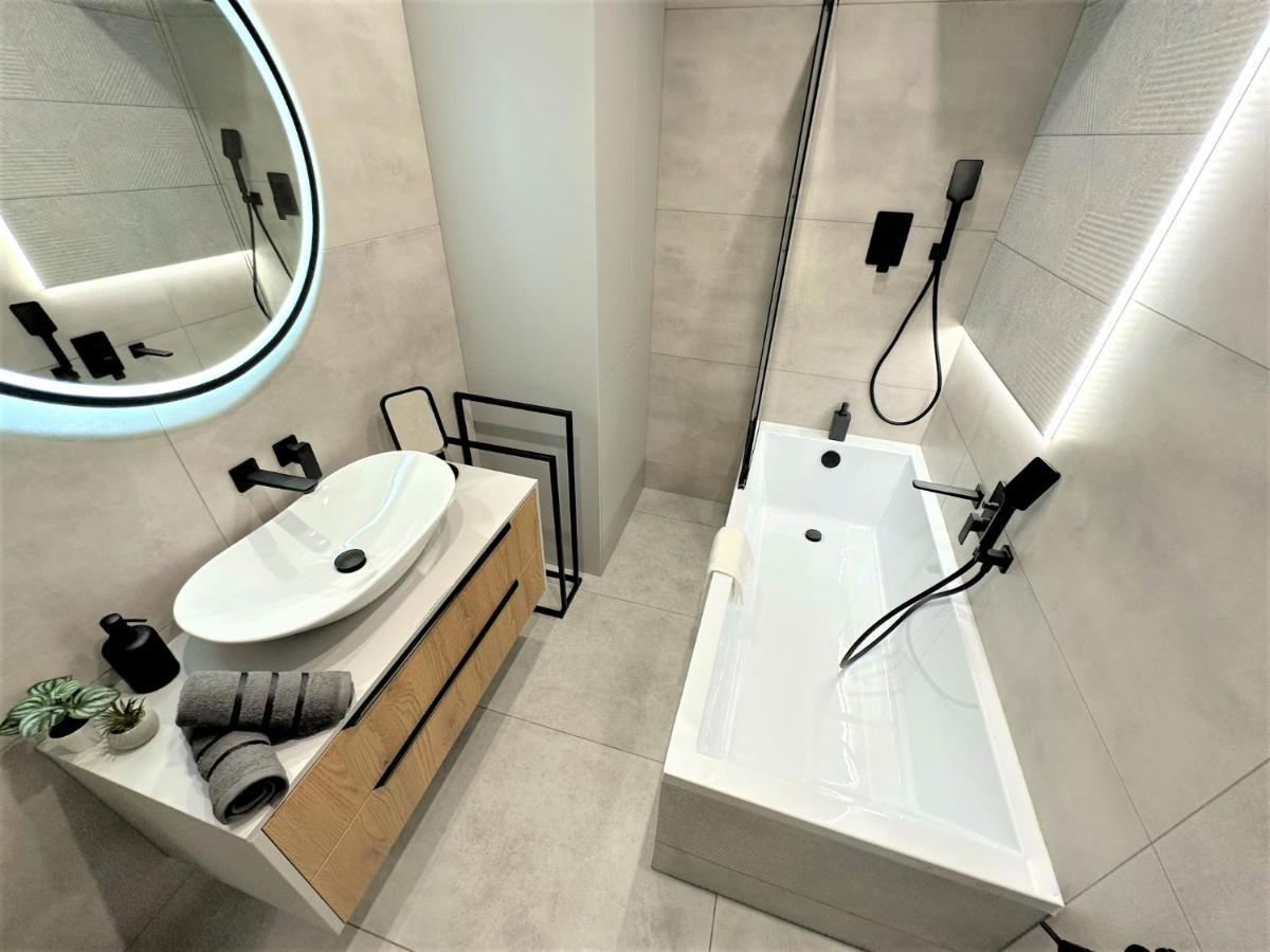 Luxury 100M2 Loft Design-Apartment At Wawel + Netflix Krakow Luaran gambar
