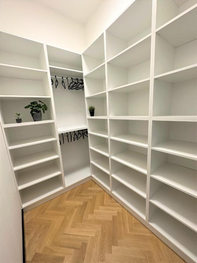 Luxury 100M2 Loft Design-Apartment At Wawel + Netflix Krakow Luaran gambar