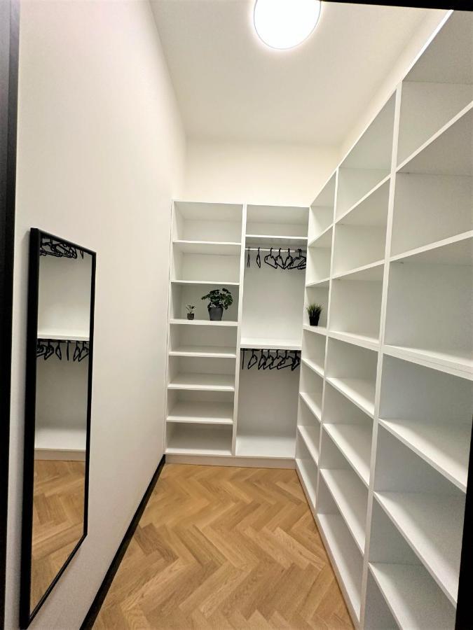 Luxury 100M2 Loft Design-Apartment At Wawel + Netflix Krakow Luaran gambar