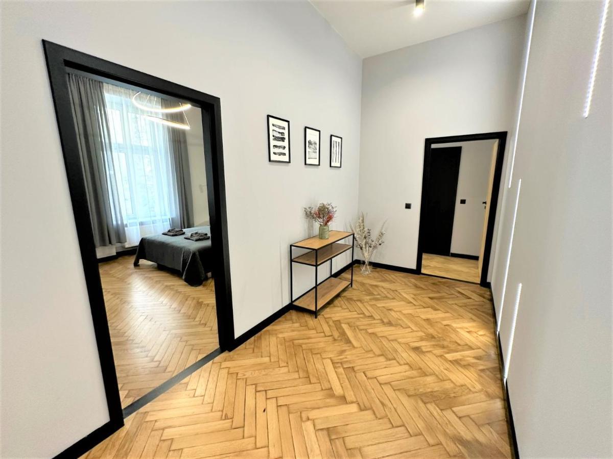 Luxury 100M2 Loft Design-Apartment At Wawel + Netflix Krakow Luaran gambar